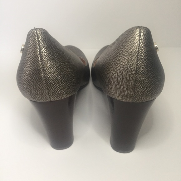 Calvin Klein Olive 2 Metallic Heels Size 10 - Picture 5 of 6